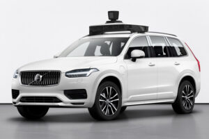 Uber จับมือ Volvo พร้อมเปิดตัวรถไร้คนขับแบบ "XC90 Model" พร้อมให้บริการปี 2020