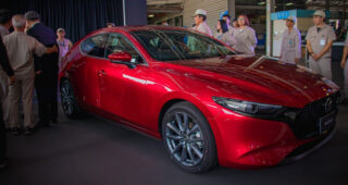 เริ่มผลิต ALL-NEW MAZDA 3 คันแรกของเมืองไทยโดยฝีมือคนไทย