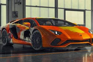 โชว์ของสวยอย่าง Lamborghini Aventador S Model จากศิลปินดัง "Skyler Grey"