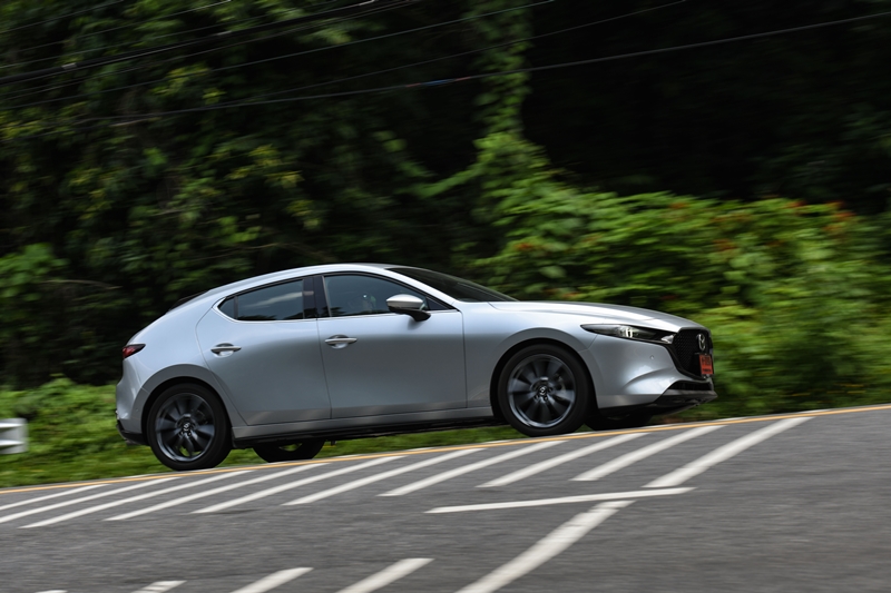 Review All-New Mazda 3