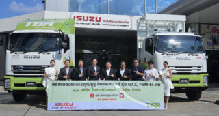 ISUZU ส่งมอบรถบรรทุก 14 คันให้แก่ไทยเบฟเวอเรจรีไซเคิล