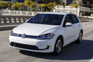 ใจปล้ำสุด! Volkswagen ประกาศผู้ใช้ “E-Golf Model” ในแคนาดาชาร์จฟรีไปเลย