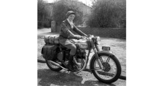 “Royal Enfield” ชวนรำลึกถึง “Winifred Wells” ตำนานนักขับขี่มอเตอร์ไซค์ผู้หญิง