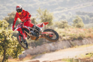 สองพี่น้องตระกูล Marquez กลับมาซ้อมด้วย Honda CRF450R เตรียมล่าแชมป์โลก MotoGP