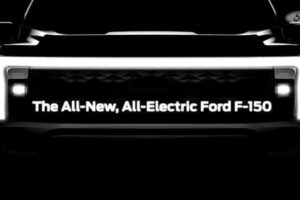 Ford เผยทีเซอร์แรกของรถกระบะไฟฟ้า All-New Ford F-150 EV พร้อมระบุว่าทรงพลังที่สุดที่เคยมีมา