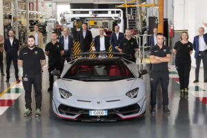 Lamborghini ฉลองความสำเร็จผลิต Aventador ครบ 10,000 คัน และคันนี้ถูกจองโดยคนไทย