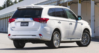 ยืนยันแล้ว Mitsubishi Outlander PHEV เปิดตัว 1 ธันวาคมนี้แน่นอน พร้อมเผยคลิปทีเซอร์ล่าสุด