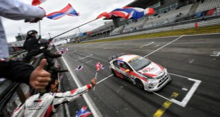 Toyota Corolla Altis GR Sport จากไทย คว้าอันดับ 1 และ 2 ในรายการ ADAC Total 24h-Race Nürburgring