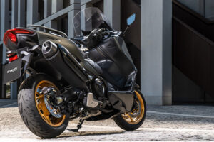 Yamaha เปิดตัว TMAX Tech Max สีใหม่ Tech Kamo และ Power Grey ครั้งแรกในเอเชีย