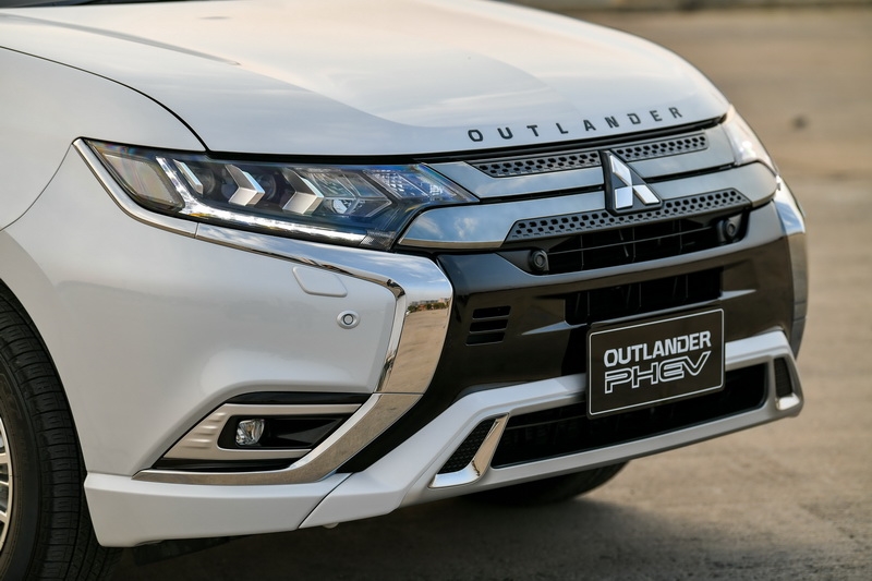Review Mitsubishi Outlander PHEV 2021
