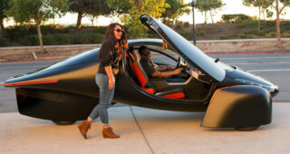 เปิดตัว Aptera รถยนต์ 3 ล้อพลังงานไฟฟ้า วิ่งได้ไกลสุดถึง 1,600 กม./การชาร์จ ราคาเริ่มต้น 7.9 แสนบาท