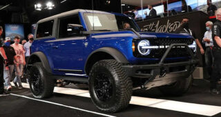 Ford Bronco คันแรกของสายการผลิต ถูกประมูลไปด้วยราคา 33.5 ล้านบาท