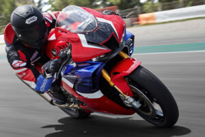 เจาะลึกเรื่องราวความเป็นมาของ Super Sport Bike ระดับตำนาน Honda CBR Fireblade