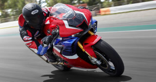 เจาะลึกเรื่องราวความเป็นมาของ Super Sport Bike ระดับตำนาน Honda CBR Fireblade