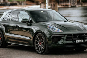 Porsche Macan Turbo เสริมความสปอร์ต โหลดเตี้ย เปลี่ยนแม็กขอบ 21 นิ้ว
