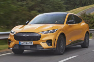 FORD ทุ่มหนัก 3 หมื่นล้านเหรียญ เล็งปี 2023 พุ่งเป้าไปที่รถยนต์ไฟฟ้า EV มากกว่ารถยนต์ ICE เครื่องยนต์สันดาป