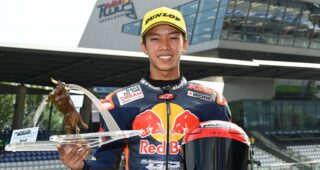 “ก๊องส์-ธัชกร” ดาวรุ่งไทยสร้างประวัติศาสตร์คว้าที่ 2 เบิ้ลโพเดี้ยม [MotoGP Rookies Cup]