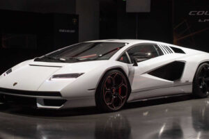 อดีตนักออกแบบ McLaren ไม่ค่อยปลื้มแนวคิดคืนชีพตำนานของ Lamborghini Countach ใหม่