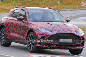 Aston Martin DBX S ที่แรงกว่า ถูกเก็บภาพได้ขณะทดสอบ
