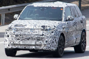 เผยคลิปขณะทดสอบ Range Rover Sport SVR รุ่นใหม่ คาดเปิดตัวปลายปี 2022