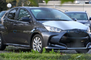 ภาพหลุด Mazda 2 2022 ใหม่ ดีไซน์เดียวกับ Toyota Yaris Hybrid แค่เปลี่ยนโลโก้