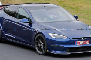 ภาพหลุด Tesla Model S Plaid ? ติดสปอยเลอร์ปีกหลัง บนสนาม Nurburgring ในเยอรมนี