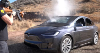 AK47 vs Tesla Model X ติดกระจกกันกระสุนจาก Armormax จะป้องกันได้หรือไม่ ?