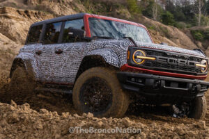 เผยภาพทดสอบ Ford Bronco Raptor ออฟโรดสุดแกร่ง 450 แรงม้า ก่อนเปิดตัว