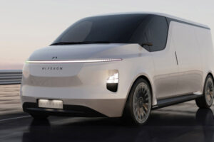 Hiperon Carrier รถตู้ไฟฟ้า ดีไซน์สุดล้ำ เริ่มต้นที่ 1,600,000.-
