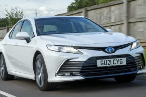 Toyota Camry ไมเนอร์เชนจ์ จ่อเปิดตัวในไทย 3 พฤศจิกายนนี้ คาดมาพร้อมเครื่องยนต์ 2.5 ลิตร