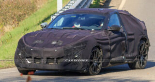 เข้าใกล้ความจริงแล้ว! "Ferrari Purosangue" ถูกเก็บภาพได้อีกครั้งขณะทดสอบ ก่อนเปิดตัวภายในปี 2022