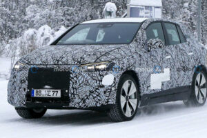 2022! Mercedes-Benz EQE SUV ใหม่ ภาพหลุดขณะทดสอบท่ามกลางหิมะ