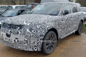 ภาพหลุด Range Rover Sport ใหม่ คาดรุ่นท็อปให้กำลังสูงสุด 600 แรงม้า เปิดตัวปลายปี 2022