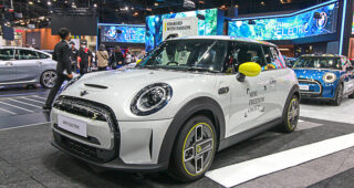 ใหม่ MINI Cooper SE 2023-2024 ราคา มินิ คูเปอร์ เอสอี ตารางผ่อน-ดาวน์