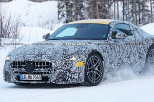 Mercedes-AMG GT ปี 2023 ขณะทดสอบ คาดมาพร้อมเครื่องยนต์ V8 ให้กำลังสูงสุด 577 แรงม้า