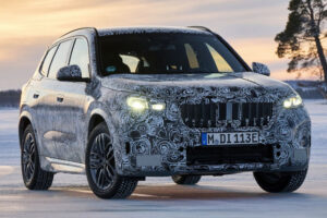 ใหม่ BMW iX1 อวดโฉมขณะทดสอบ! มาพร้อมมอเตอร์ไฟฟ้าคู่ ระยะวิ่ง 438 กม./ชาร์จ จ่อเปิดตัวเร็ว ๆ นี้
