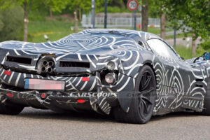 2023 Pagani C10 ซูเปอร์คาร์ตัวแรง แทนที่ Huayra มาพร้อมเครื่องยนต์ V12 ทวินเทอร์โบ 6.0 ลิตร ถูกถ่ายภาพขณะทดสอบในอิตาลีเป็นครั้งแรก ก่อนเปิดตัวภายในปี 2022 นี้