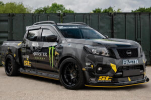 Nissan Navara-R กระบะตัวแต่งโคตรโหด เครื่องยนต์ GT-R ขุมพลัง 1,000 แรงม้า