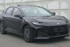 เผยรายละเอียด Toyota bZ3 ซีดานไฟฟ้ารุ่นใหม่ ราคาเป็นมิตร ที่พัฒนาร่วมกับ BYD ก่อนเปิดตัวปลายปี 2022 นี้
