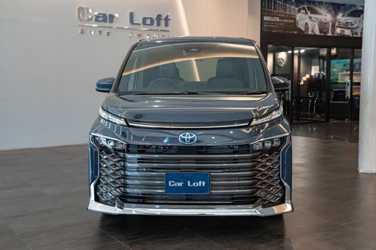 Harga Toyota Voxy Second: Panduan Lengkap untuk Pembeli Cerdas