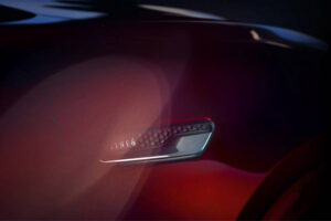 Mazda ปล่อยทีเซอร์ CX-90 รถยนต์ SUV เรือธงเบาะนั่ง 3 แถว ยืนยันมาพร้อมเครื่องยนต์ 6 สูบแถวเรียง เตรียมเปิดตัวต้นปี 2023