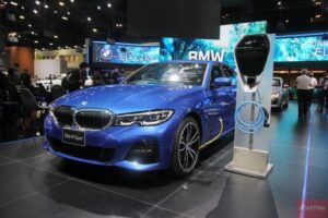 ใหม่ BMW Series 3 2021 ราคา 320d, 330e ตารางผ่อน-ดาวน์