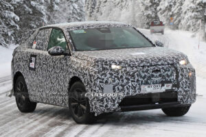 ภาพหลุด Peugeot 3008 รุ่นใหม่ ! สวมตัวถังสำหรับการผลิต ขณะทดสอบ คาดเปิดตัวปลายปี 2023
