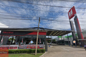 ISUZU สามแยกปักธงชัย นครราชสีมา
