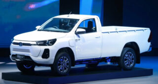 Toyota โชว์ตัว รถกระบะไฟฟ้า Hilux Revo BEV Concept ในงานฉลองครบรอบ 60 ปี ที่ประเทศไทย