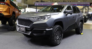 Toyota RAV4 ในชุดแต่ง VRAVRA Mars สไตล์รถหุ้มเกราะ ราคาชุดแต่ง 12 ชิ้น ไม่รวมราคารถ อยู่ที่ 550,000.-