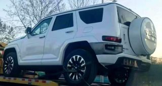 TANK 700 รถ SUV ดีไซน์บึกบึน หลุดขณะขนย้าย ก่อนเปิดตัวช่วงเดือนเมษายนนี้