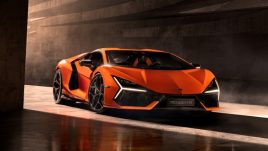 Lamborghini Revuelto รถยนต์ซูเปอร์สปอร์ต Plug-in Hybrid เครื่องยนต์ V12 สมรรถนะสูงรุ่นแรกของโลก