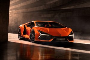 Lamborghini Revuelto รถยนต์ซูเปอร์สปอร์ต Plug-in Hybrid เครื่องยนต์ V12 สมรรถนะสูงรุ่นแรกของโลก