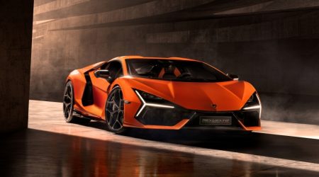 Lamborghini Revuelto รถยนต์ซูเปอร์สปอร์ต Plug-in Hybrid เครื่องยนต์ V12 สมรรถนะสูงรุ่นแรกของโลก